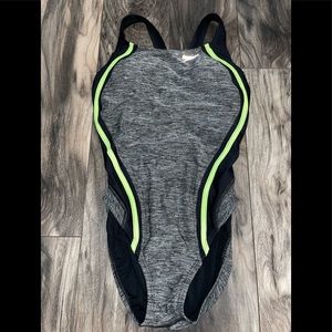 Speedo size 8 womens